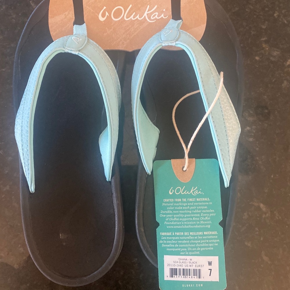 NWT olikai flip flops